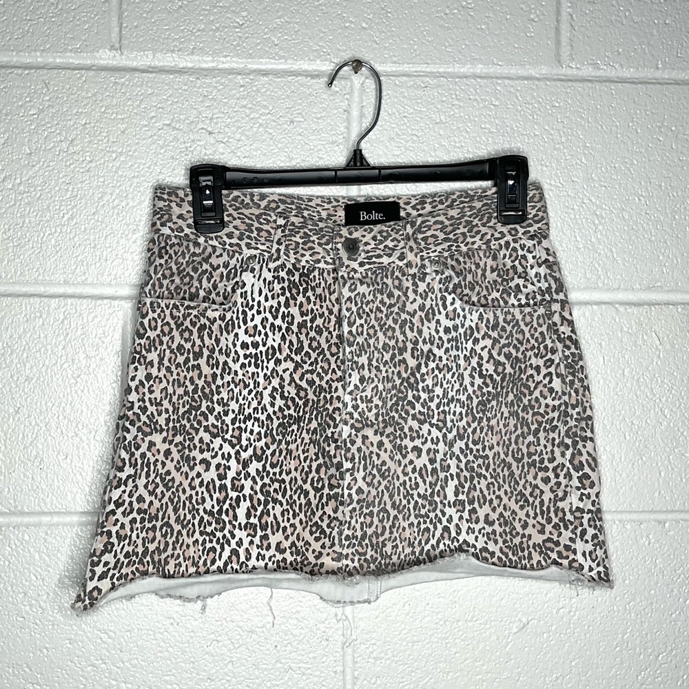 < Bolte Leopard Print Mini Skirt Size Medium > - Picture 2 of 4